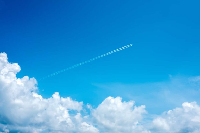 Civil Aviation: Google Unveils a New AI to Tackle Contrails
