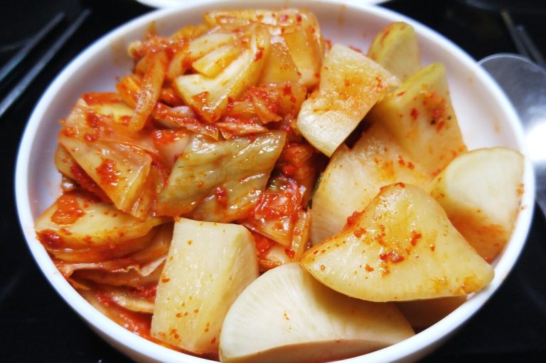 Could Kimchi Help Reduce Microplastic Accumulation in the Body?