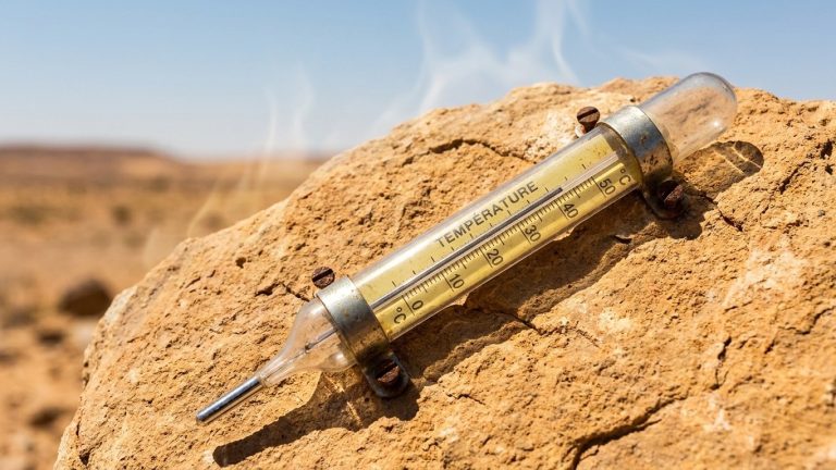 56.7°C Measured in California on July 10, 1913: What Makes This Temperature Record Suspect Is Neither the Thermometer nor the Desert