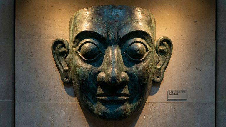 3,000-Year-Old Bronze Masks and a 4-Meter Metal Tree Buried in Sichuan Village Pits