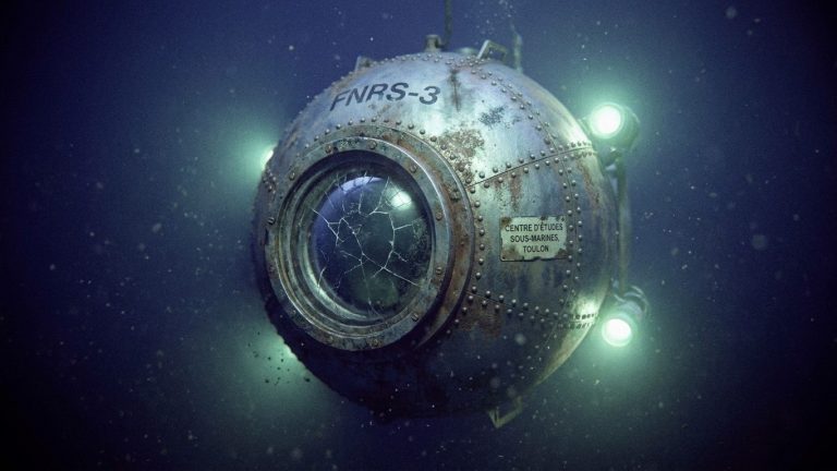 Two Men Heard a Porthole Crack in an Explosion While Descending to Nearly 11,000 Meters (January 1960)