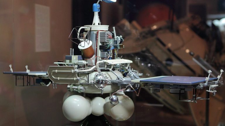 One Missing Character in 1988 Command: Soviet Mars Probe Went Silent En Route