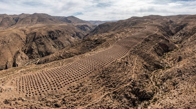 Pisco Valley Enigma: 6,000 Holes Stretching Over 1 Kilometer, Unexplained for Centuries
