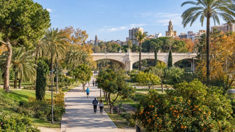 12 km of new riverbed dug to divert a river away from Valence after the 1957 flood: where it flowed, residents won what the city planned to pave over with asphalt