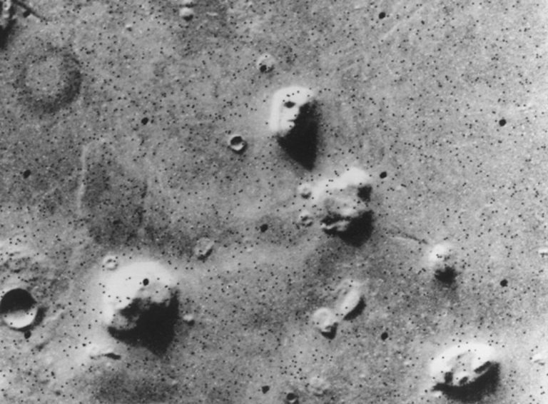 NASA’s July 31, 1976 Viking 1 Image Literally Sparked Decades of Martian City Rumors