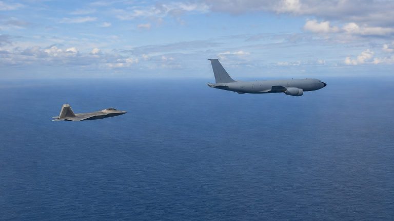 Six US F-22 Raptors Lose Navigation in the Pacific, Visually Follow Refueling Tankers