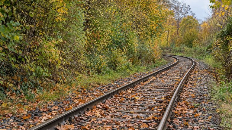 British Train Braked From 138 km/h Near Salisbury: What Made It Slide Into Another Train Was Not Rain or Ice