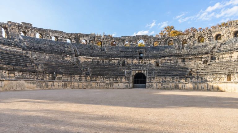Hidden Village of 220 Homes and Two Churches in the Arena of Nîmes Cleared by Imperial Decree