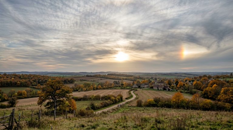 Sundogs Near the Sun Reveal Very High Ice Clouds That Signal a Weather Change