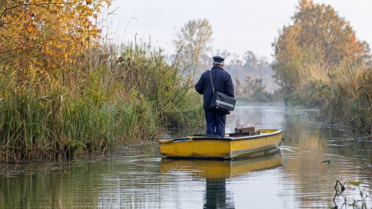 16 km of Canals, 6 km/h, and 50 Mailboxes: Near Saint-Omer, a Postman Delivers in a Vehicle Unmatched in France